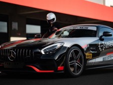 Conduzir um Mercedes AMG GT 63 3 voltas + 1 volta em co-piloto