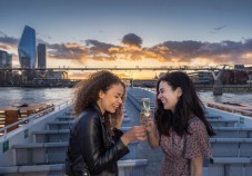 Croisière du Soir à Londres avec Canapés et Musique pour Deux