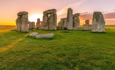 Visit to Stonehenge and Bath with free lunch pack