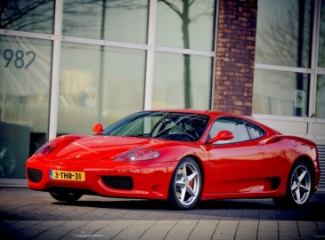 Driving experience in a Ferrari 360 modena in the Netherlands