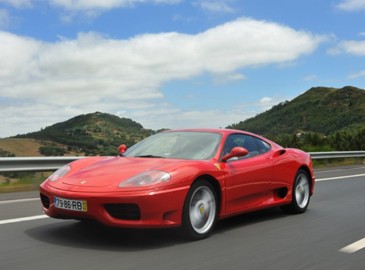 Driving experience in a Ferrari 360 modena for 30 min in Belgium