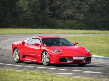 Drive a Ferrari F430 F1 for 30 min in Belgium